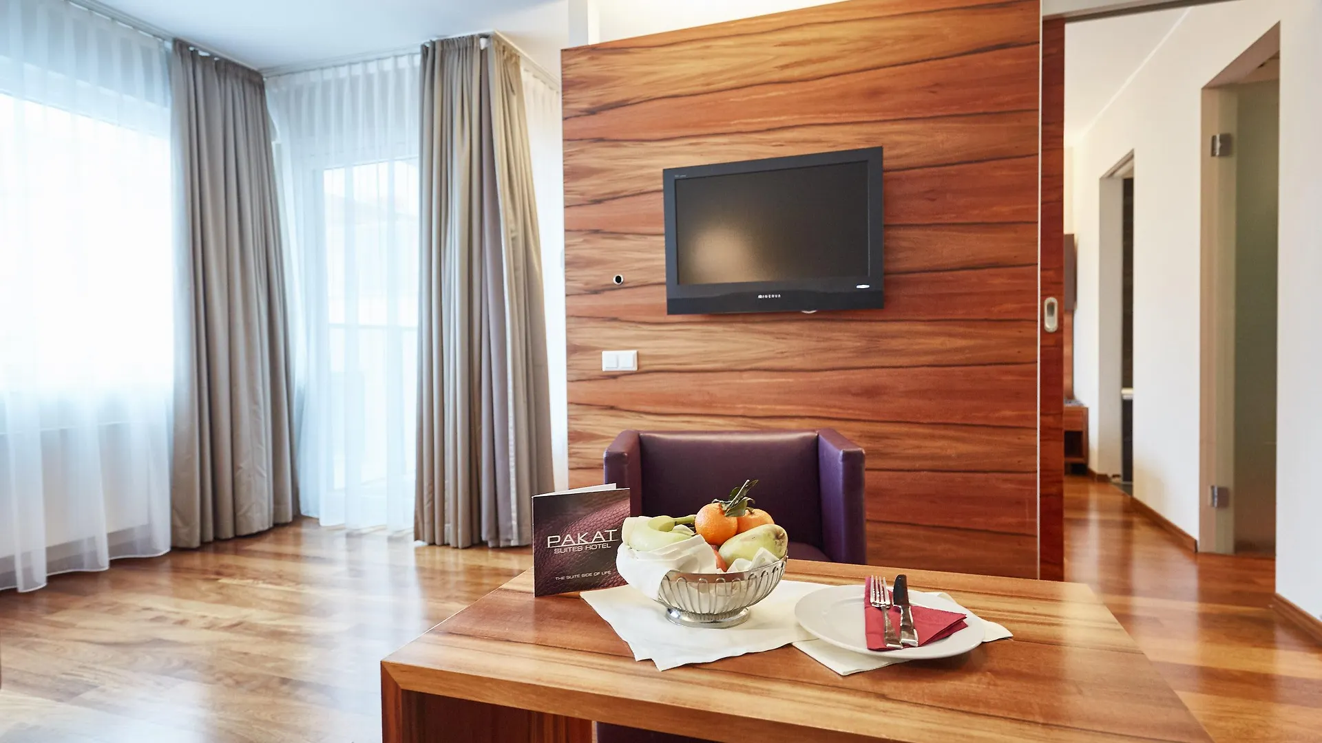 Pakat Suites Wenen Hotel