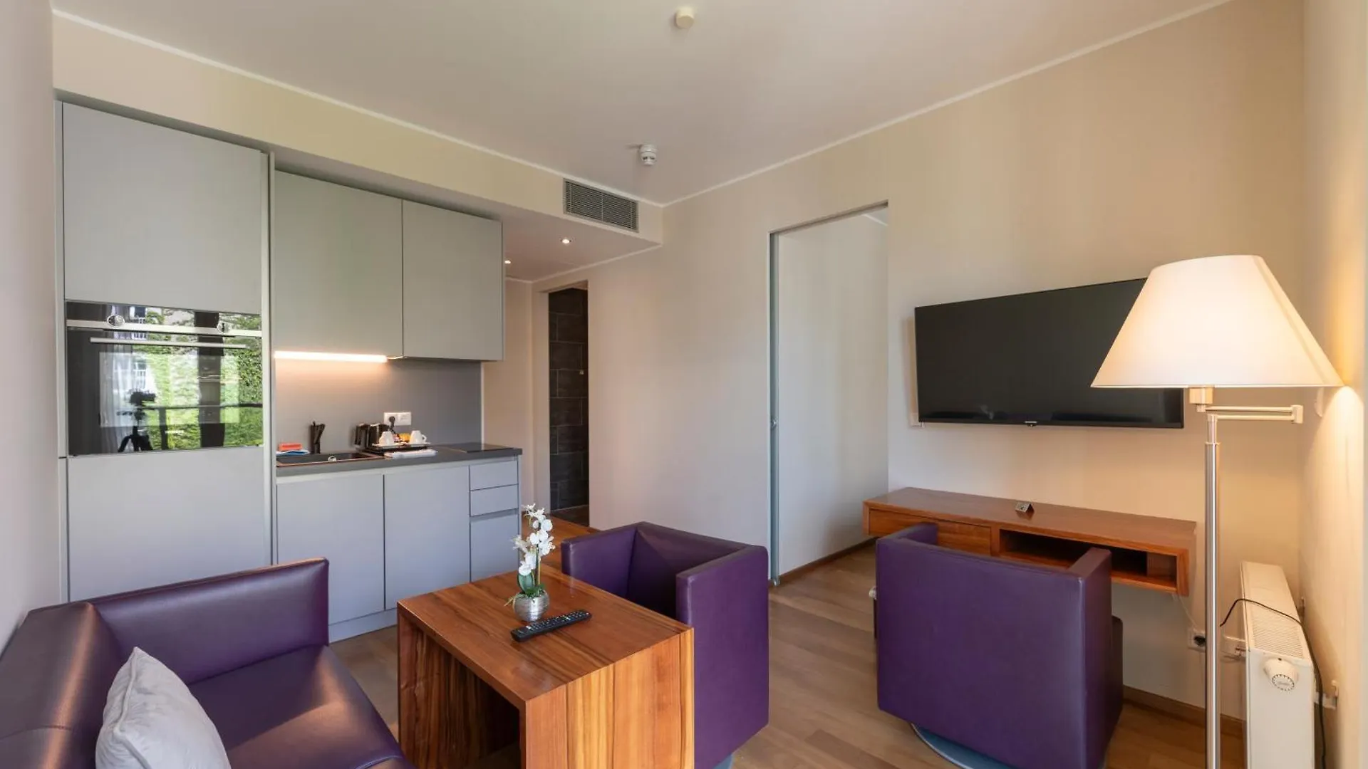 Pakat Suites Vienna Hotel