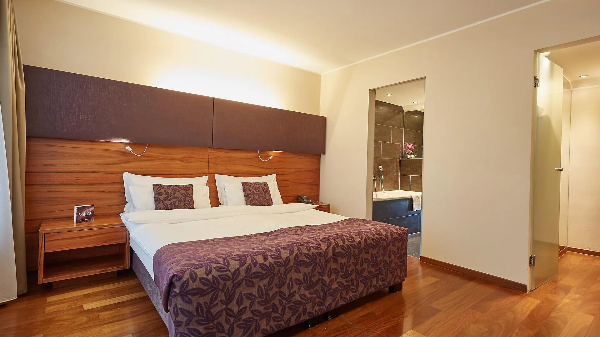 Pakat Suites Viena 4*,