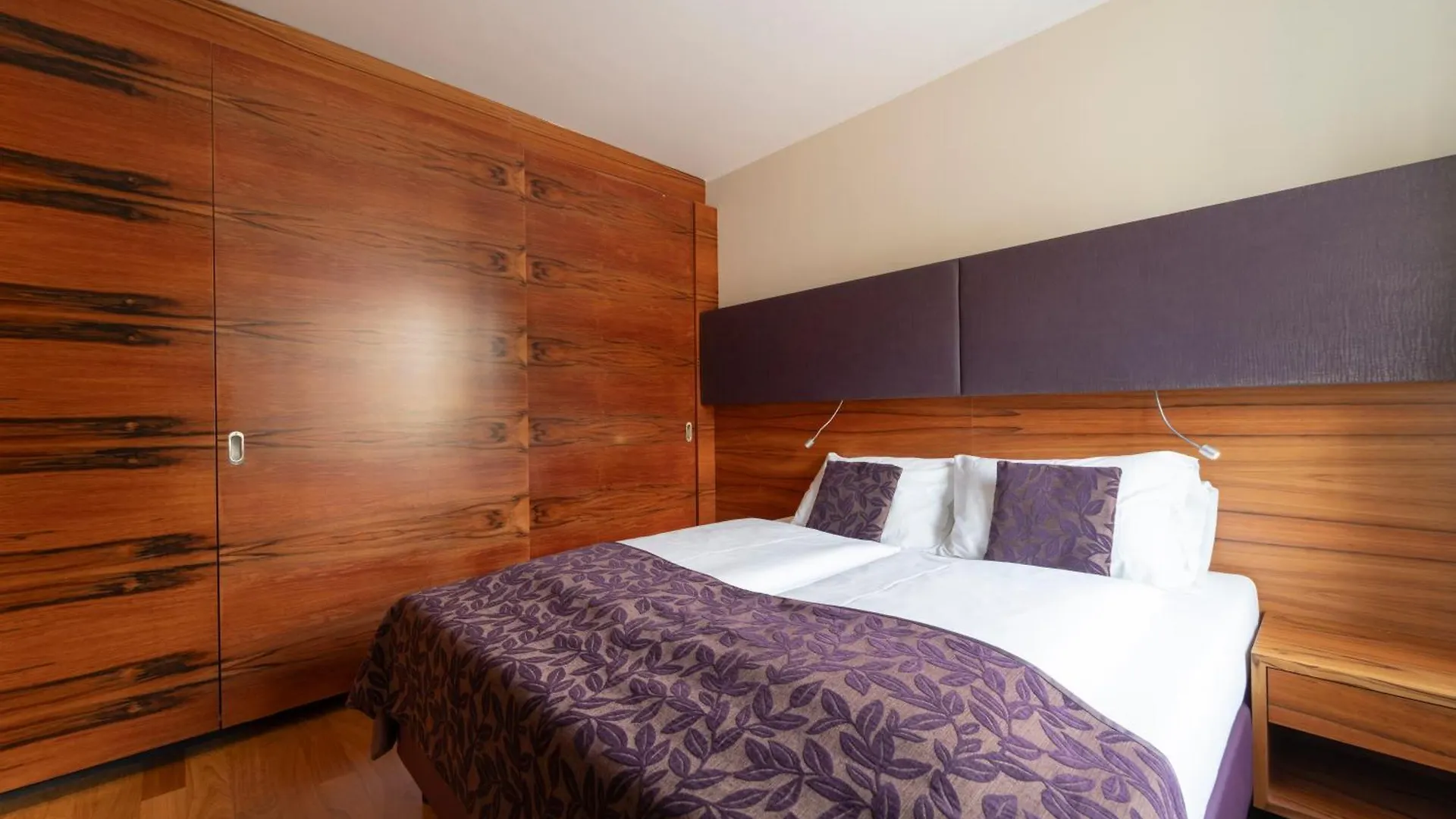 Pakat Suites Viena 4*,