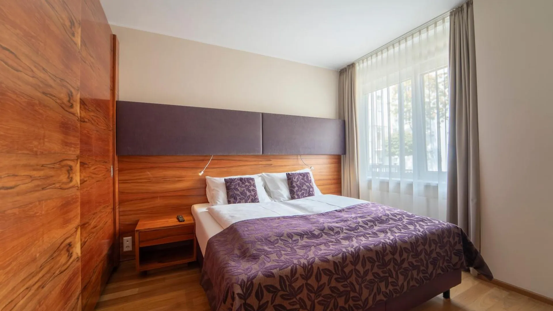 Pakat Suites Wenen Hotel