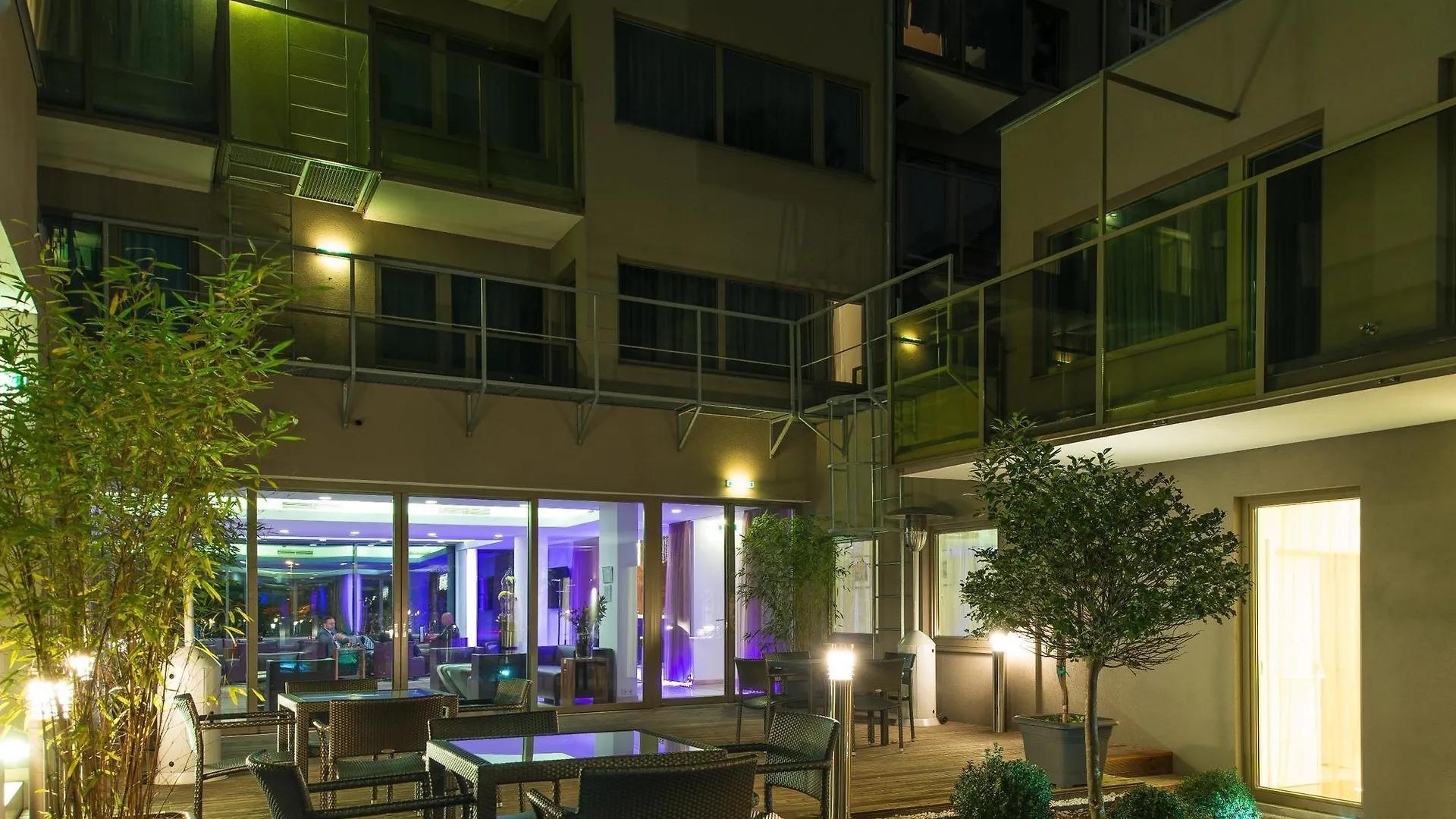 Pakat Suites Viena Hotel